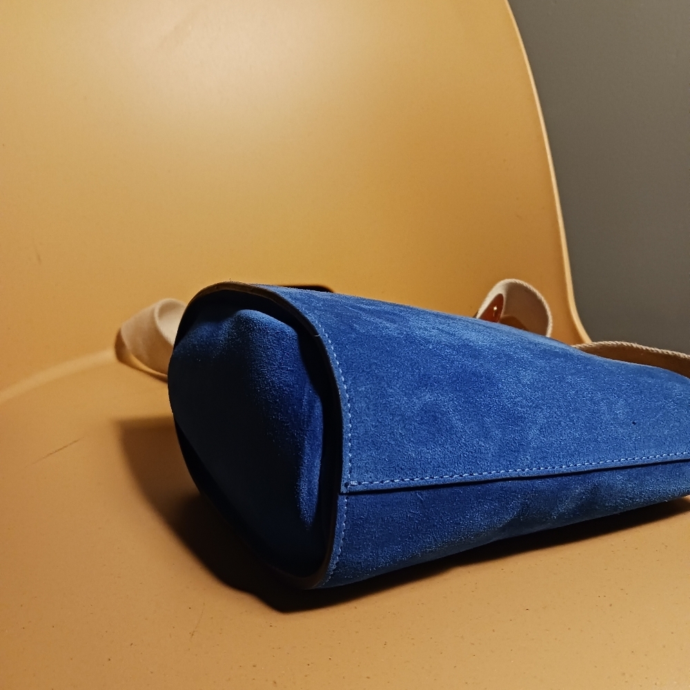 CLOSED royal blue suede crossbody bag - Picture 8 of 12